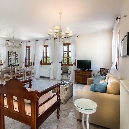Iliana By The Beach Villa